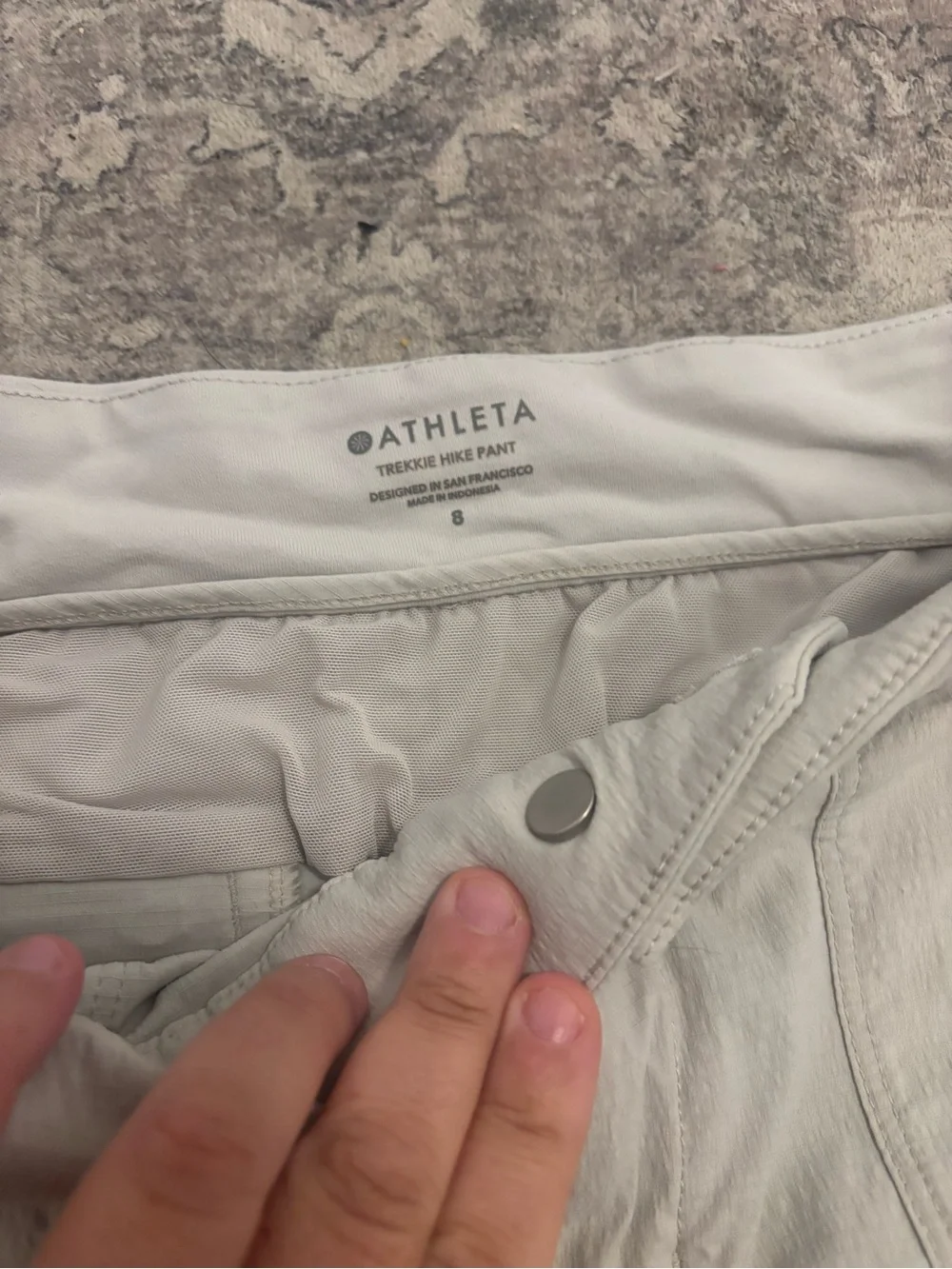 Athleta Trekkie hike pants tan size 8 - Picture 2 of 2